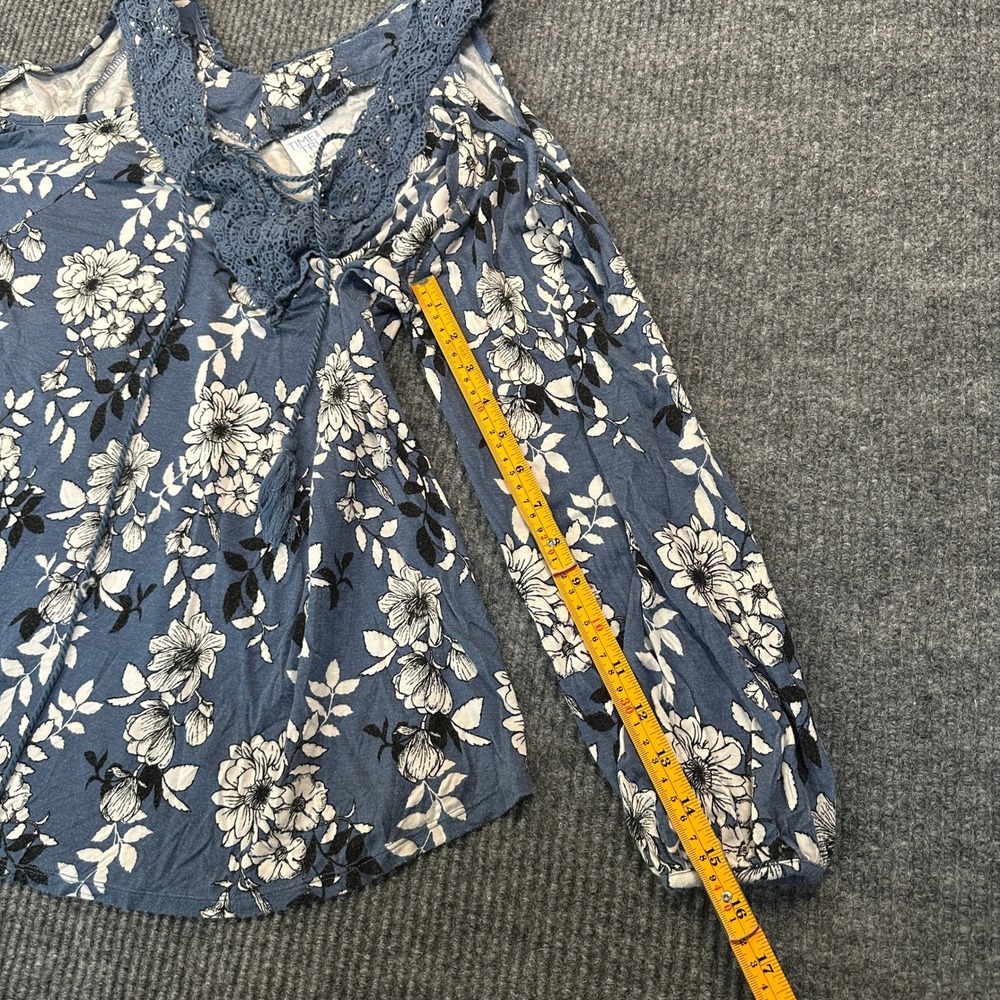 Time and Tru Cold Shoulder Floral Top Large Blue Crochet Lace Rayon Blend - Picture 6 of 7
